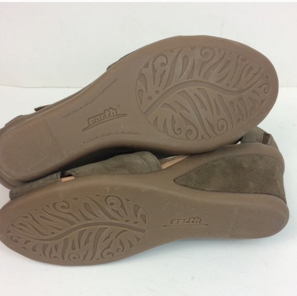 Earth Suede Peep Toe Wedge Sandals Curvet KHAKI suede Size 7.5 COMFORT Dressy - Picture 5 of 5